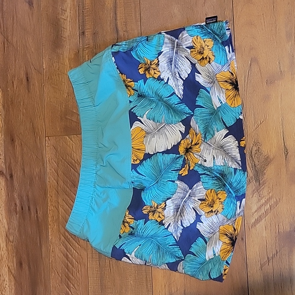 Women's sz medium Patagonia turquoise floral baggies skirt with pockets